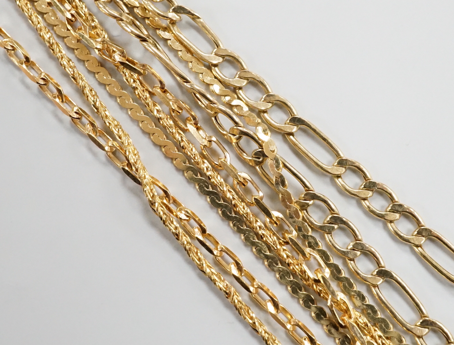Two modern 9ct gold chains, longest 47cm, a 9ct gold bracelet and an Italian 9k chain, 11.8 grams.
